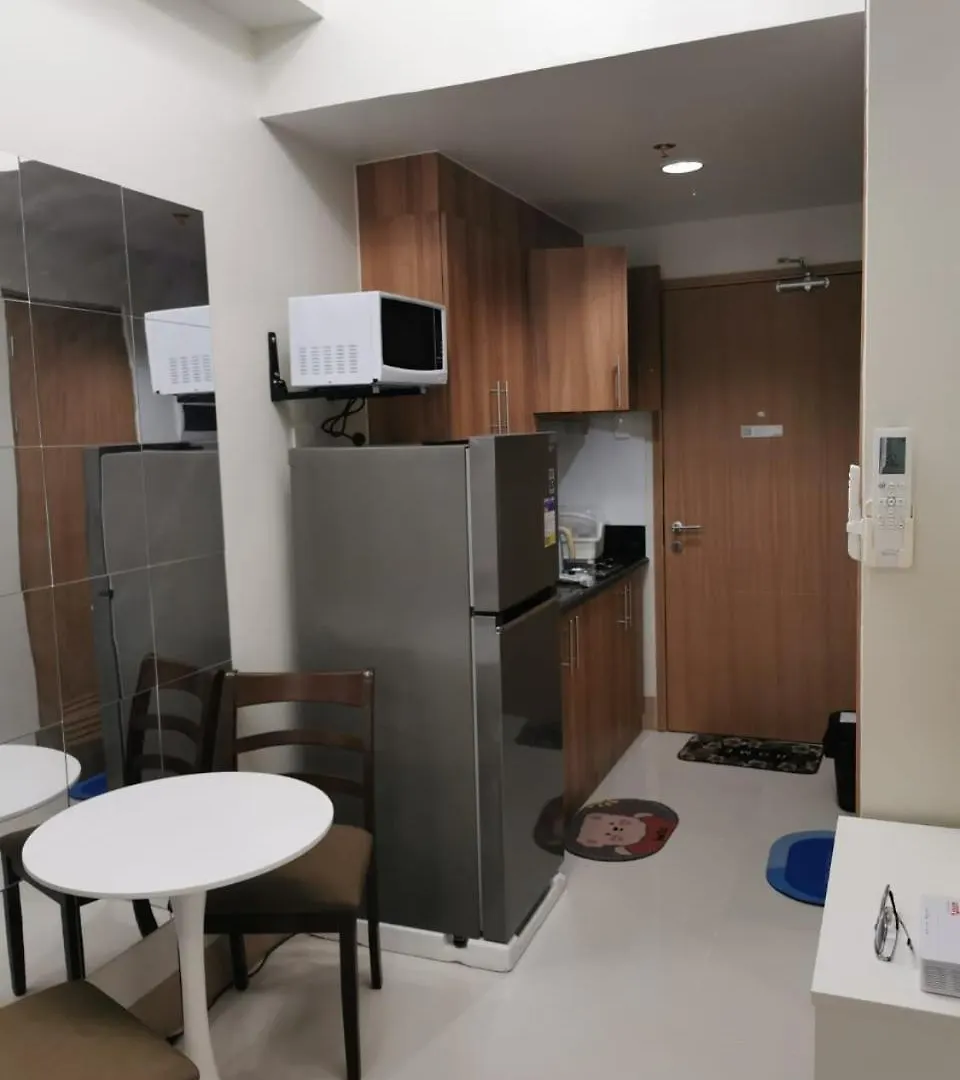Good Day Staycation Shore 3 Pasay Aparthotel